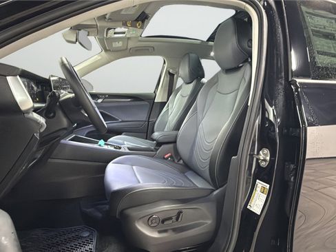 New 2026 Volkswagen Tiguan SE AWD/4WD image 17