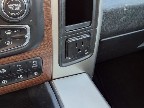 Used 2017 RAM 2500 Laramie image 23