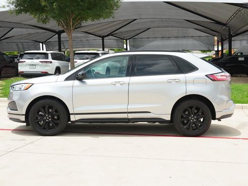 Used 2024 Ford Edge SE w/ Black Appearance Package image 2