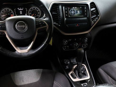 Used 2014 Jeep Cherokee Latitude AWD/4WD image 16