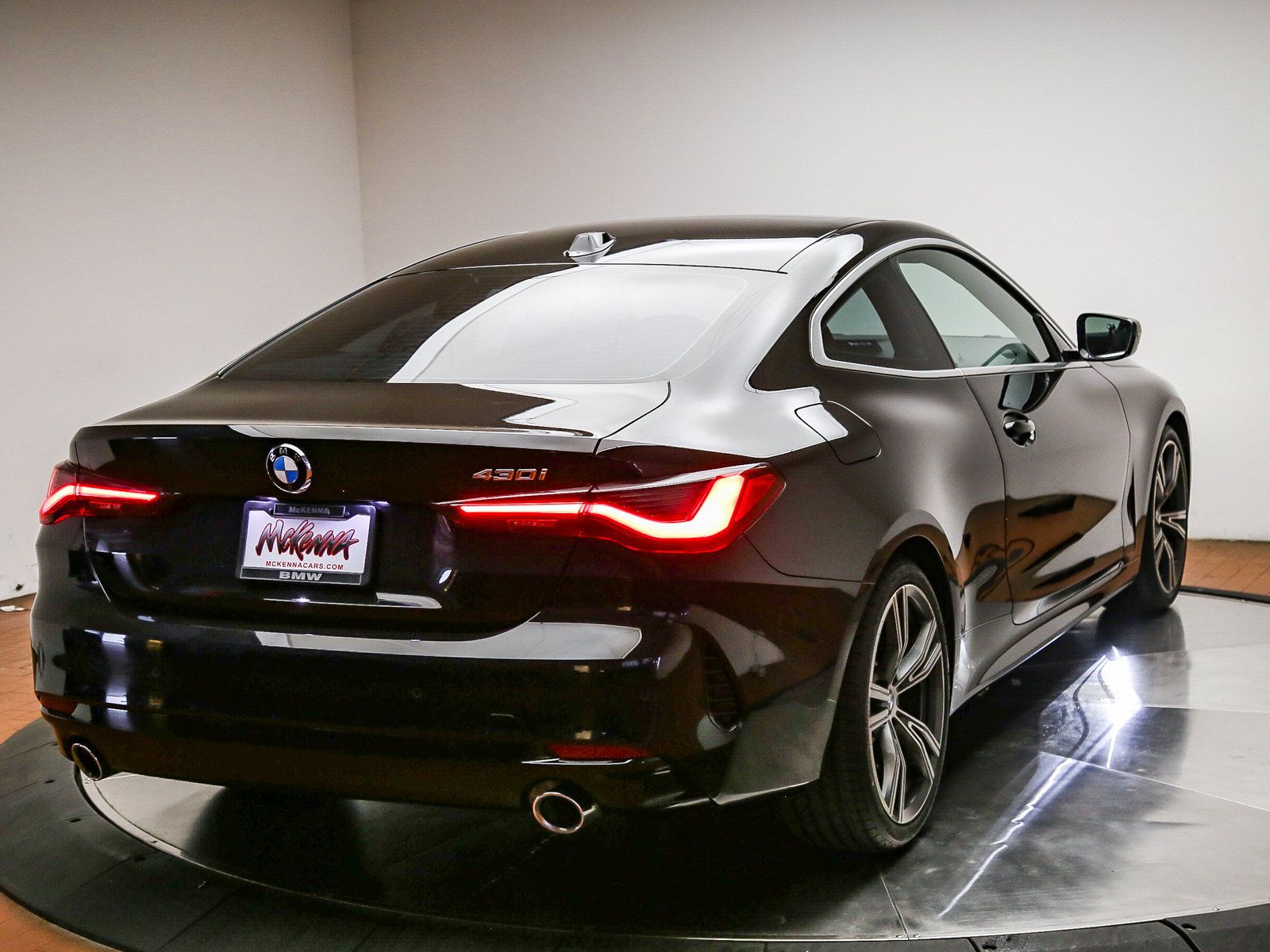 Used 2024 BMW 430i Coupe w/ Convenience Package RWD image 7