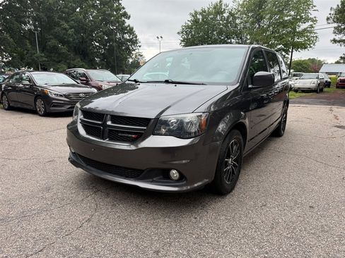 Used 2016 Dodge Grand Caravan R/T w/ Driver Convenience Group FWD image 3