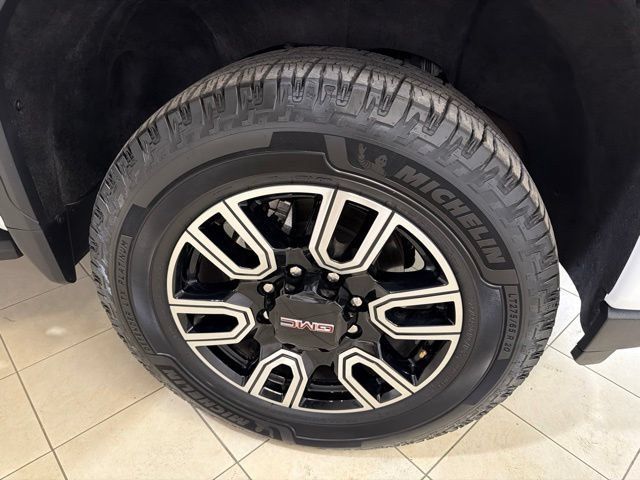 Used 2023 GMC Sierra 2500 AT4 w/ AT4 Preferred Package AWD/4WD image 30
