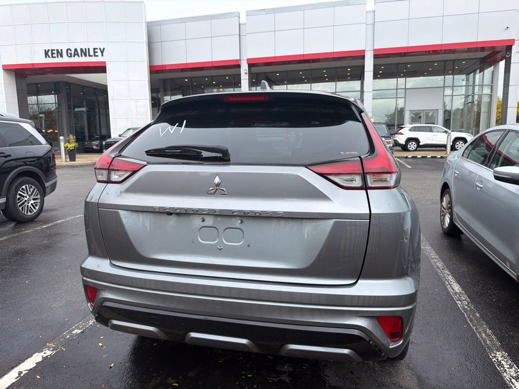 Used 2024 Mitsubishi Eclipse Cross SEL AWD/4WD image 3
