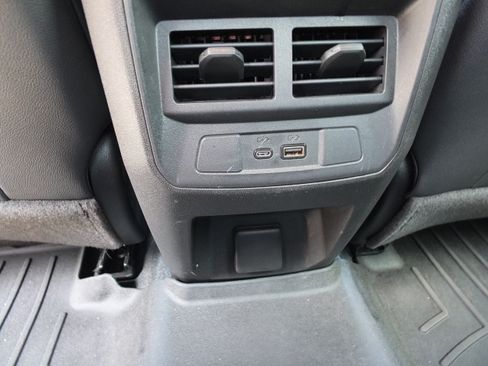 Used 2024 GMC Canyon Elevation w/ Elevation Premium Package AWD/4WD image 18
