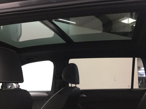 Used 2024 Volkswagen Tiguan SE R-Line FWD image 12