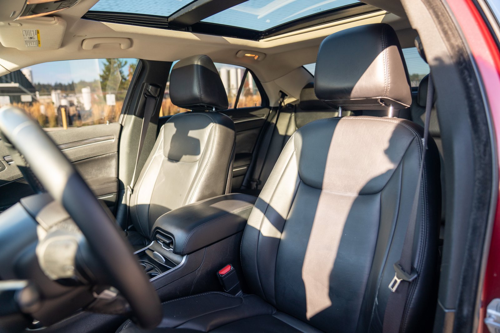 Used 2018 Chrysler 300 Touring L RWD image 5