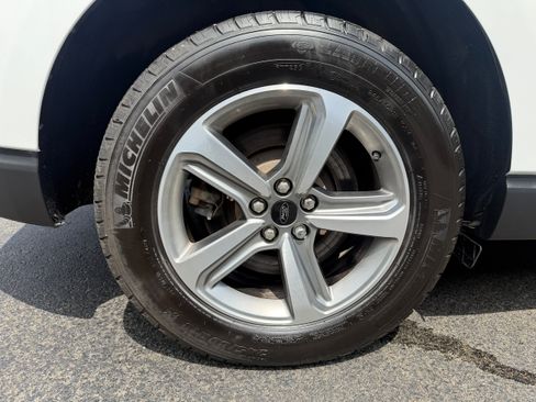Certified 2024 Ford Edge SEL w/ Convenience Package AWD/4WD image 12
