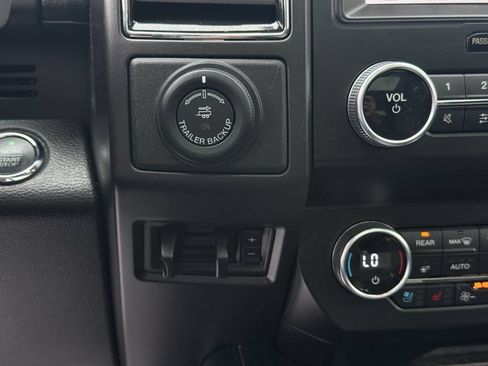 Used 2019 Ford Expedition Limited w/ Equipment Group 302A AWD/4WD image 24