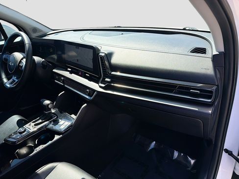 Used 2024 Kia Sportage EX image 33