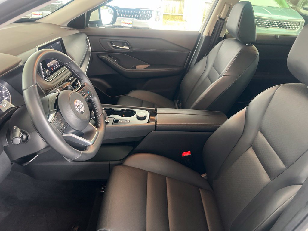 Certified 2023 Nissan Rogue SV w/ SV Premium B Package AWD/4WD image 4
