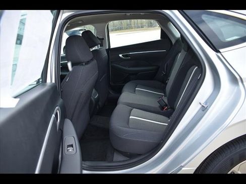 Certified 2025 Hyundai Sonata SE image 16