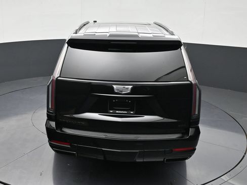 Used 2025 Cadillac Escalade Sport w/ LPO, ONYX Package AWD/4WD image 17