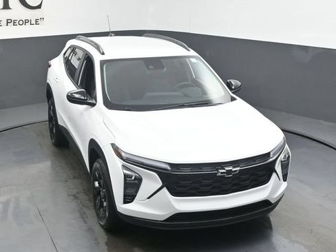 New 2026 Chevrolet Trax LT w/ Driver Confidence Package FWD image 25