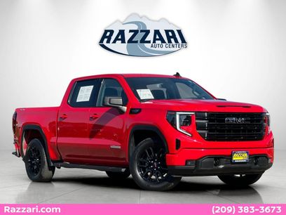 Used 2022 GMC Sierra 1500 Elevation w/ LPO, Elevation Black Package