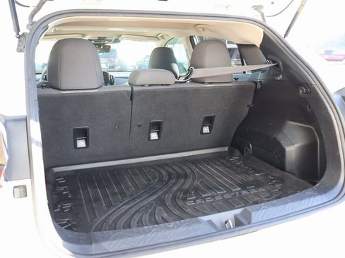 Used 2024 Subaru Crosstrek 2.0i Premium image 16