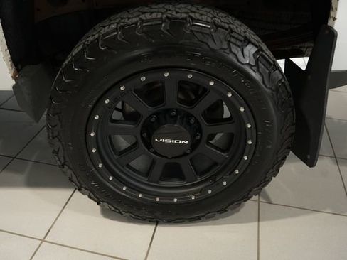 Used 2015 Chevrolet Silverado 2500 High Country w/ Duramax Plus Package AWD/4WD image 9