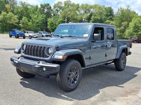 New 2025 Jeep Gladiator Sport image 4
