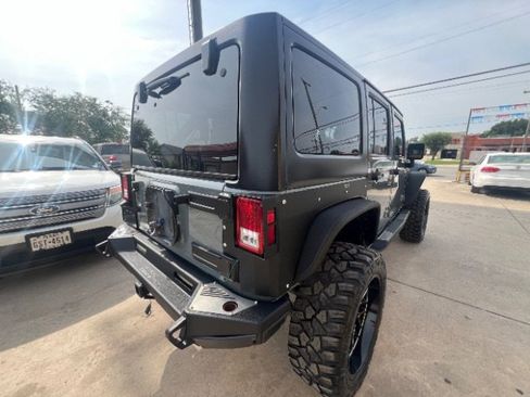 Used 2015 Jeep Wrangler Unlimited Sahara AWD/4WD image 5