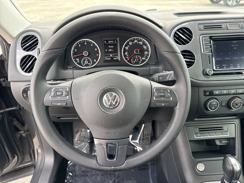 Used 2016 Volkswagen Tiguan SEL AWD/4WD image 15