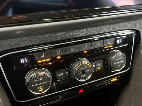 Used 2020 Volkswagen Atlas Cross Sport SEL image 36