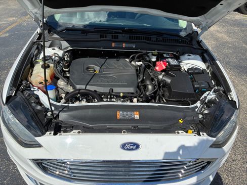 Used 2018 Ford Fusion SE w/ Equipment Group 201A FWD image 27