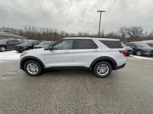 New 2026 Ford Explorer Active image 2