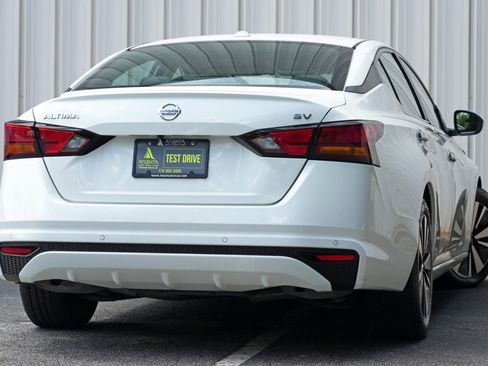 Used 2022 Nissan Altima 2.5 SV FWD image 4