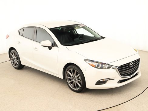 Used 2018 MAZDA MAZDA3 Touring image 34