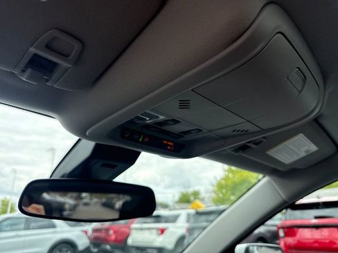 Used 2022 Chevrolet Equinox LT AWD/4WD image 44
