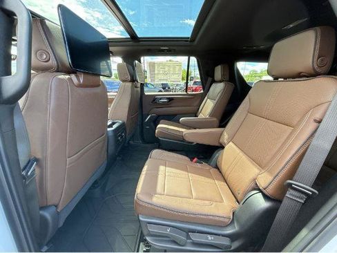 New 2026 Chevrolet Tahoe High Country AWD/4WD image 18