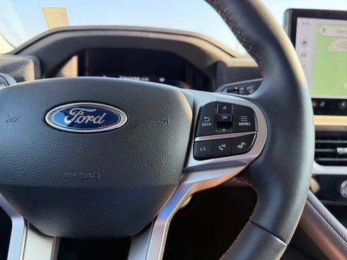 Used 2025 Ford Explorer Active w/ Active Comfort Package AWD/4WD image 11