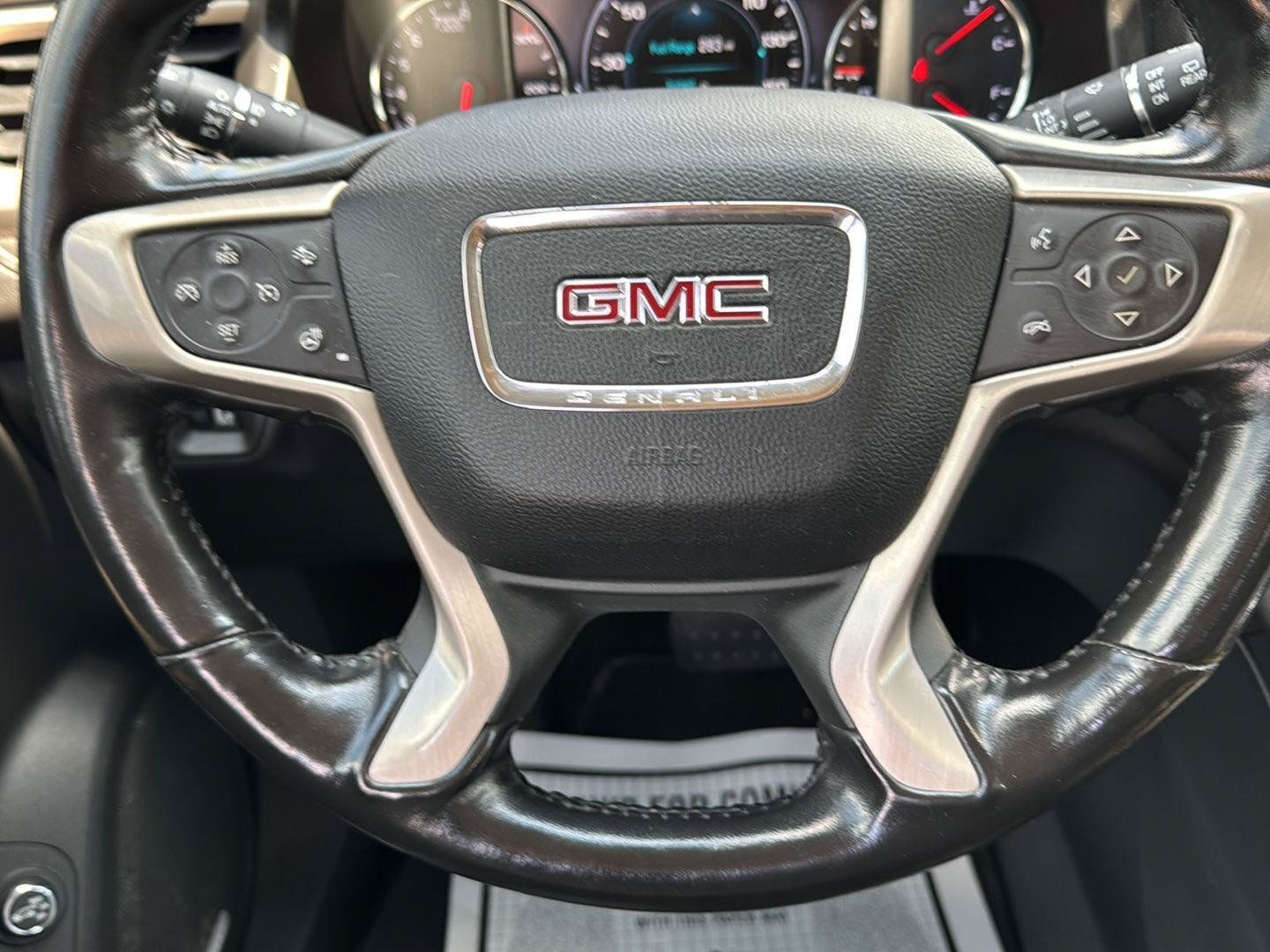 Used 2017 GMC Acadia Denali AWD/4WD image 15
