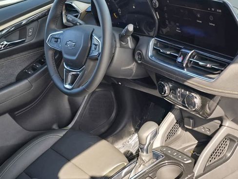 Used 2025 Chevrolet TrailBlazer ACTIV w/ Convenience Package image 14