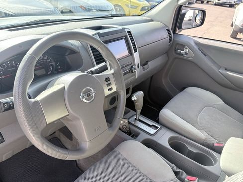 Used 2011 Nissan Frontier SV RWD image 7