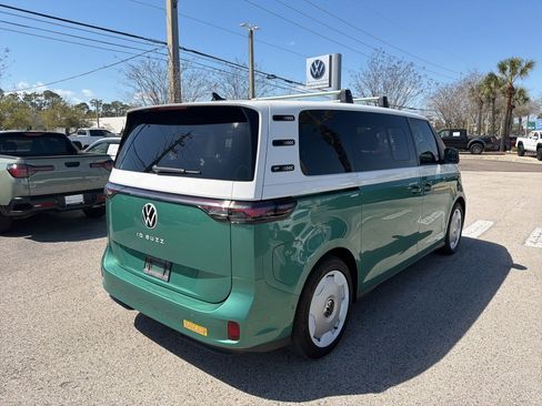 Used 2025 Volkswagen ID. Buzz 1st Edition image 7
