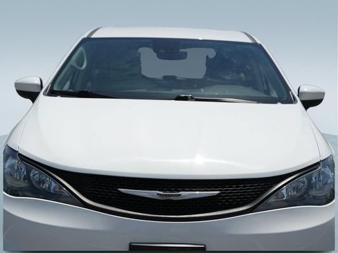 Used 2023 Chrysler Voyager LX FWD image 40