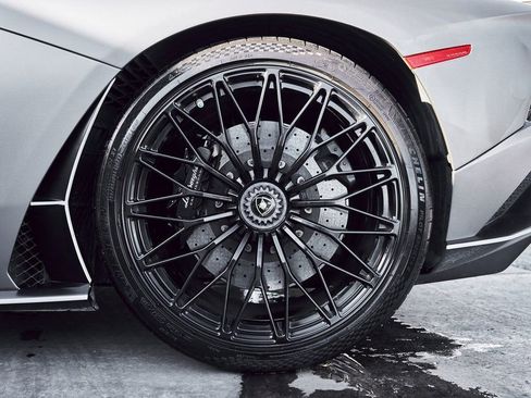 Used 2018 Lamborghini Aventador S AWD/4WD image 33