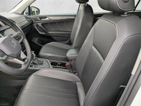 Certified 2023 Volkswagen Tiguan SE FWD image 22