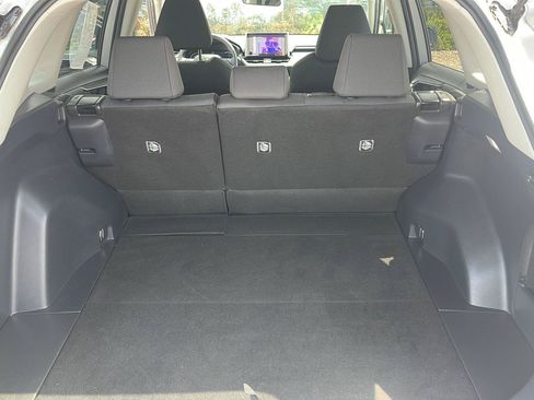 Used 2025 Toyota RAV4 LE AWD/4WD image 28
