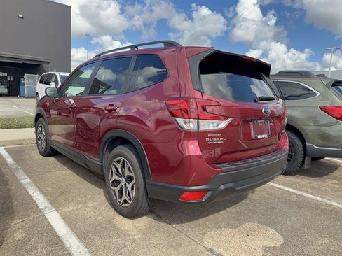 Used 2020 Subaru Forester Premium AWD/4WD image 5