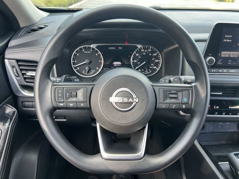 Used 2024 Nissan Rogue SV image 15