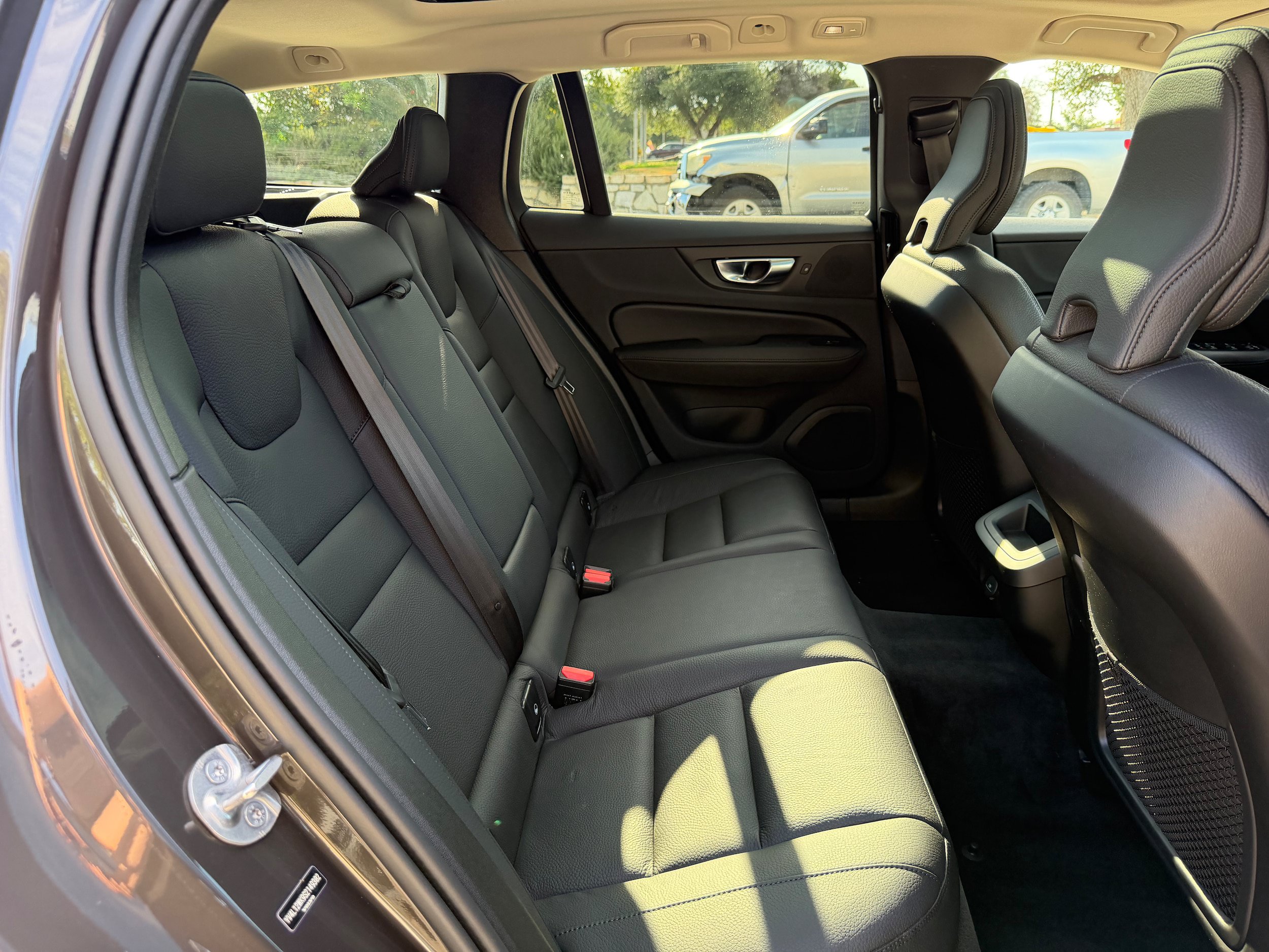 Certified 2025 Volvo V60 B5 Cross Country Plus AWD/4WD image 12