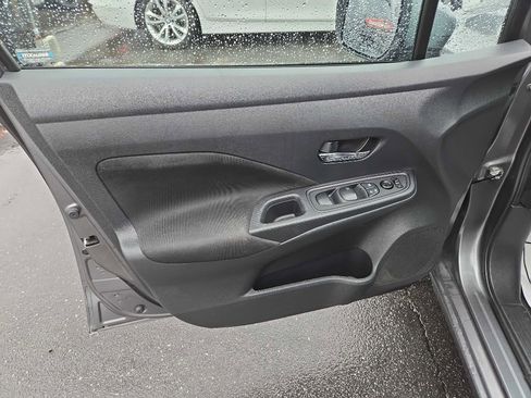 Used 2021 Nissan Versa SV image 8