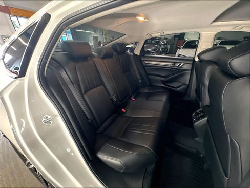 Used 2022 Honda Accord Touring image 28