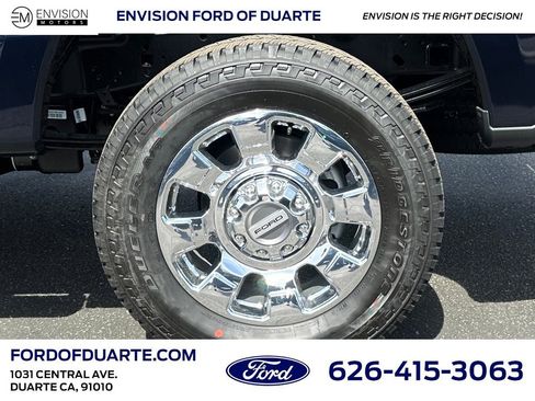 New 2025 Ford F250 Lariat w/ Chrome Package image 9