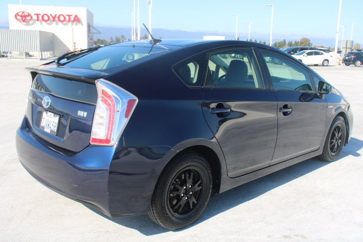 Used 2014 Toyota Prius Three FWD image 3