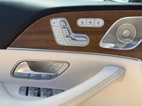 Used 2022 Mercedes-Benz GLS 450 4MATIC image 22