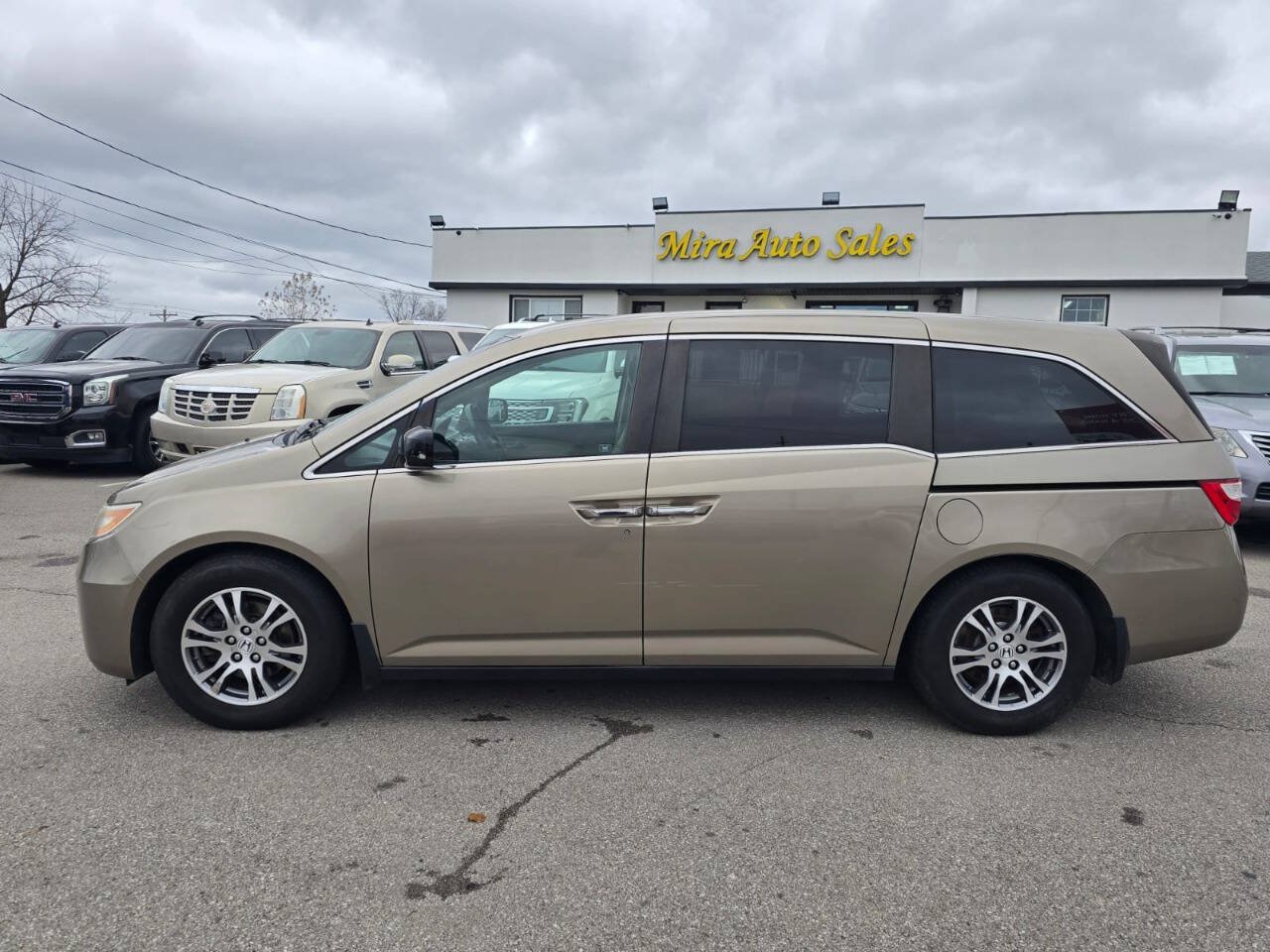 Used 2011 Honda Odyssey EX image 2
