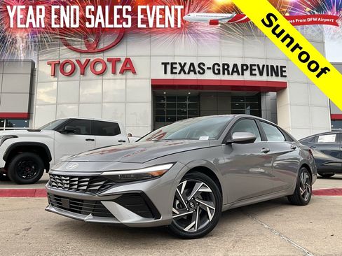 Used 2025 Hyundai Elantra SEL image 1